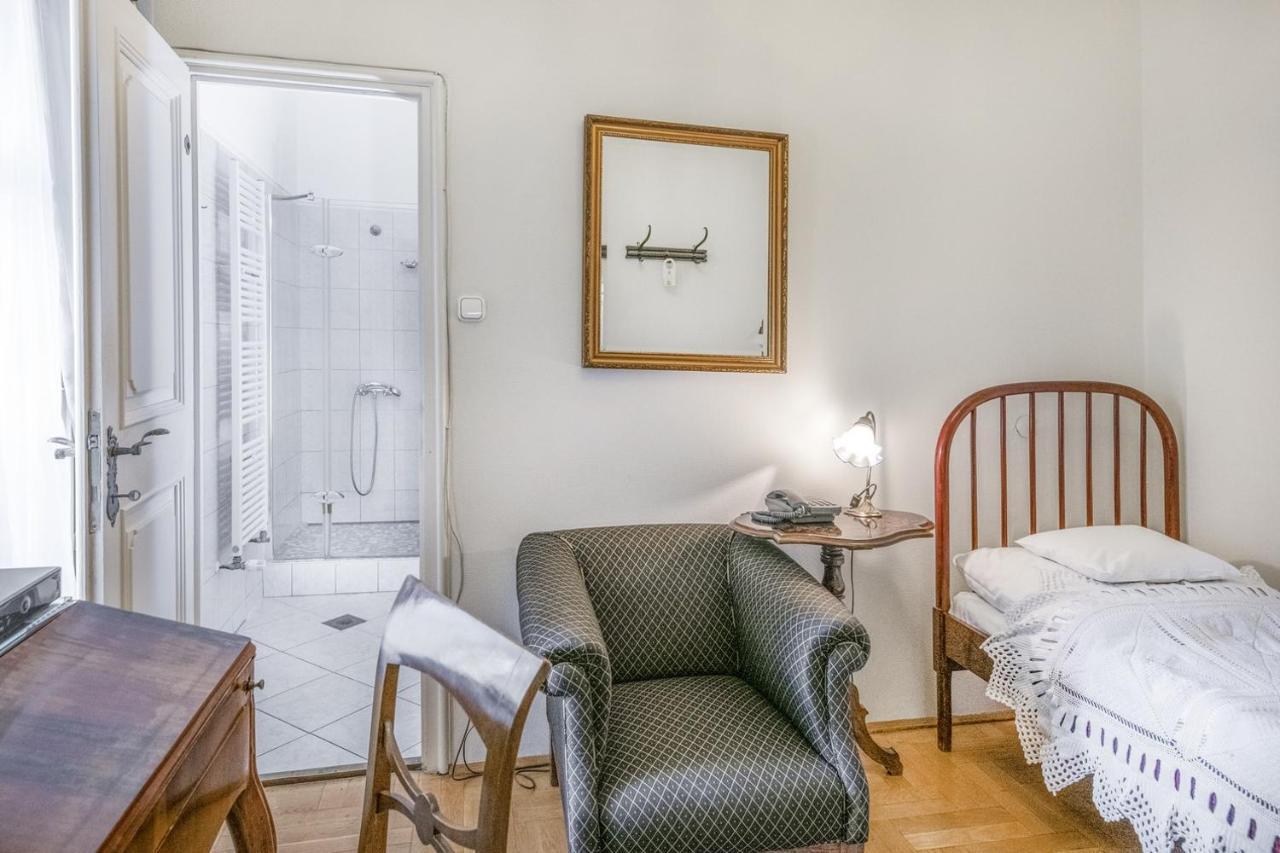 Academy Pension Budapešť Exteriér fotografie